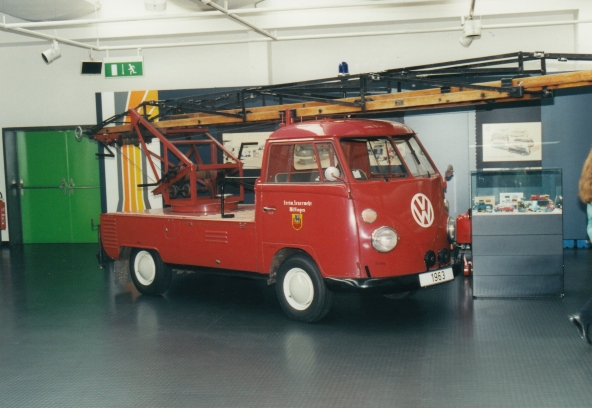 Feuerwehr-Leiterwagen-Bulli